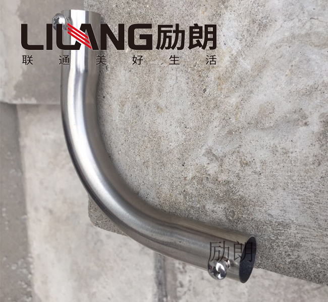 不銹鋼穿線管彎頭DN20和線管塑膠彎頭對(duì)比有何優(yōu)點(diǎn)？